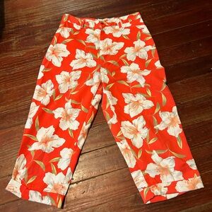 GJT Classics Women’s Size 8‎ Floral Pattern Cuffed Capris
